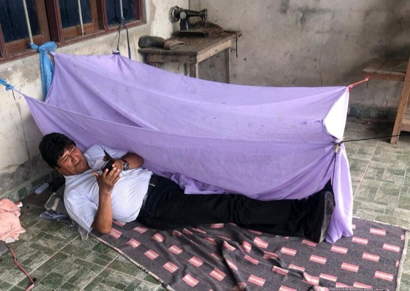 사임 이후 노숙자 신세로 전락한 에보 모랄레스 전 볼리비아 대통령. /사진=AFP