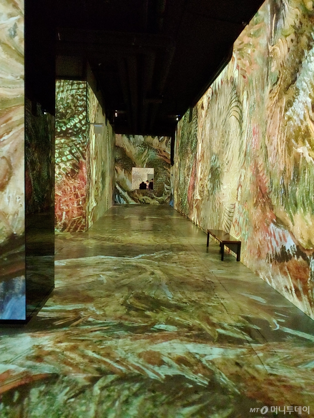 제주 '빛의 벙커'에서 선보인 반 고흐전. /제주=김고금평 기자