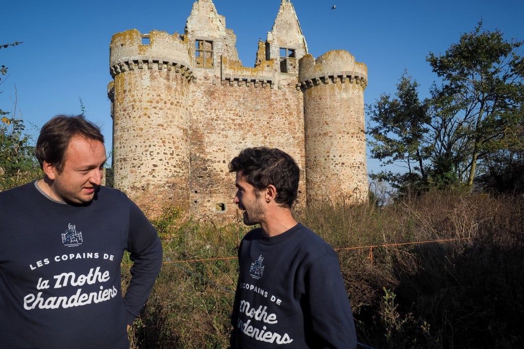프랑스 고성 복원 스타트업 달탸낭의 로맹 델라우메 최고경영자(오른쪽)와 줄리앙 마르퀴스 이사. /사진=AFP