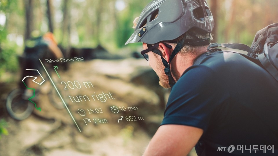 보쉬의 안경을 활용한 '라이트 트라이브 스마트글라스 모듈' 예시. /사진제공=보쉬