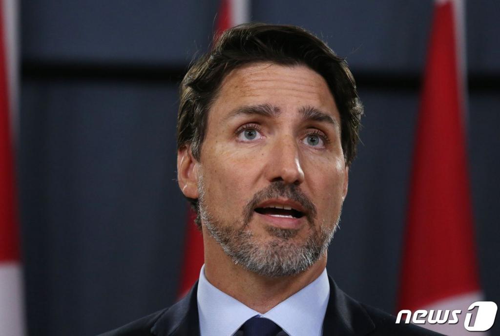 저스틴 트뤼도 캐나다 총리가 8일(현지시간) 오타와에서 기자회견을 하고 있다. 트뤼도 총리는 이날 이란에서 추락한 우크라이나 여객기에 캐나다 국적자가 63명이나 타고 있었다면서 정부는 반드시 이에 대한 해답을 얻어낼 것이라고 밝혔다./사진=뉴스1