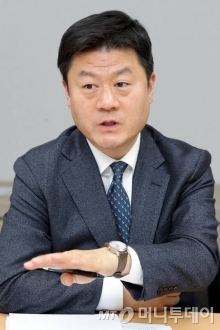 14일 오후 서울 서초구 H2KOREA에서 열린 수소경제로드맵 1주년 관련 지상좌담회. 최우석 산업통상자원부 신재생에너지정책단장 / 사진=이기범 기자 leekb@