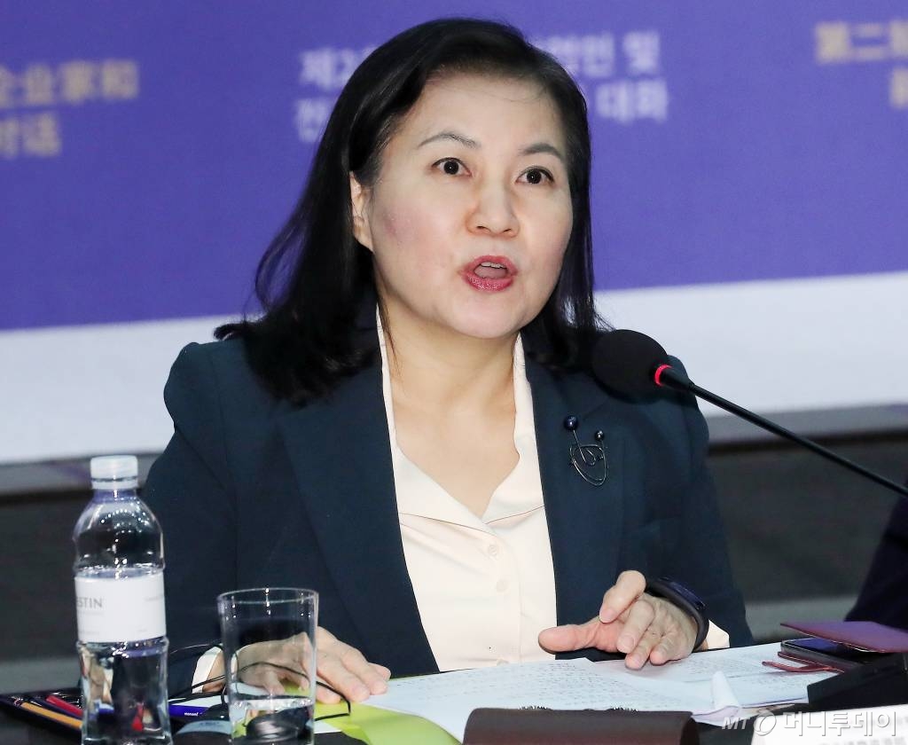 유명희 산업통상자원부 통상교섭본부장이 5일 오전 서울 중구 웨스틴조선호텔에서 열린 '제2회 한중 기업인 및 전직 정부 고위인사 대화'에 참석해 축사하고 있다. / 사진=김창현 기자 chmt@