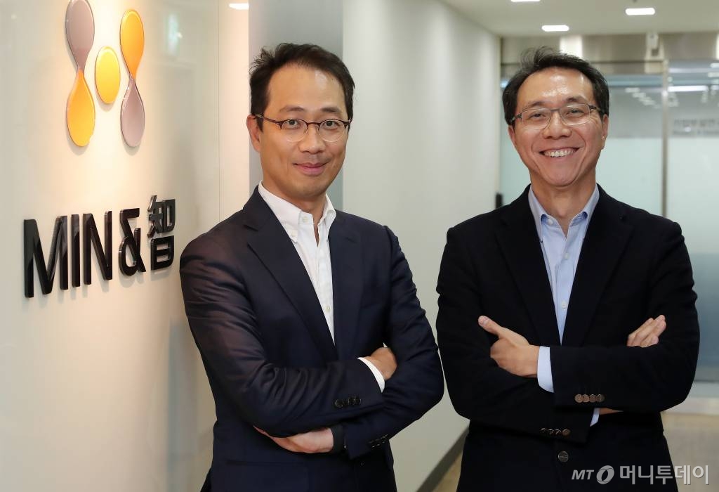 이현철 민앤지 대표(왼쪽)와 이경민 민앤지 창업주/ 사진=김창현 기자 chmt@
