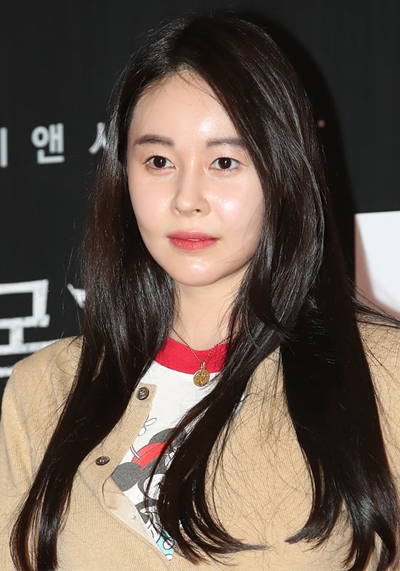 허이재, 영화 '목격자' 시사회 패션…