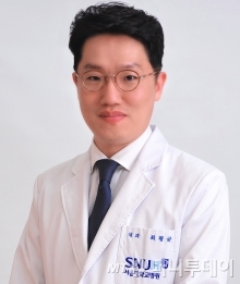 최평균 서울대학교병원 감염내과 교수/사진제공=서울대학교병원