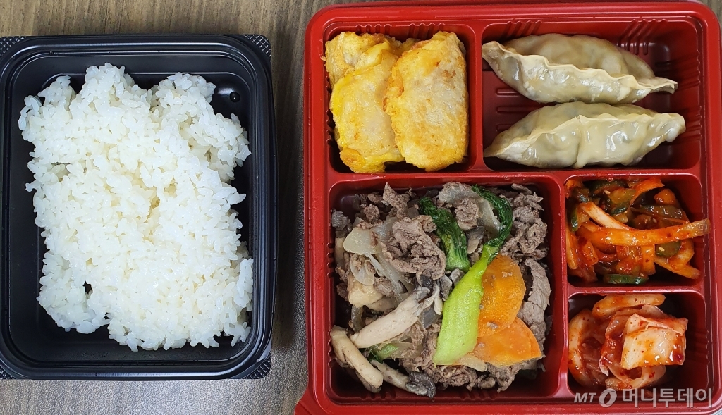 22일 행복도시락 북부센터에서 설 연휴를 맞아 준비한 도시락 모습. /사진=행복도시락