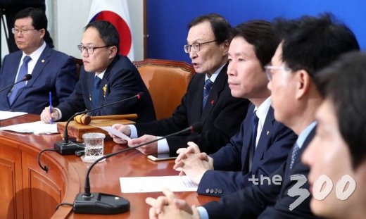 더불어민주당 이해찬 대표가 29일 오전 서울 여의도 국회에서 열린 최고위원회의에서 발언하고 있다./사진=홍봉진 기자