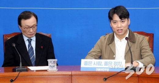 더불어민주당 영입인재 14호 청년사업가 미텔슈탄트 조동인 대표가 28일 오전 서울 여의도 국회에서 열린 인재영입 발표회에서 입당 소감을 말하고 있다./사진=홍봉진 기자