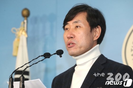 (서울=뉴스1) 임세영 기자 = 하태경 새로운보수당 공동대표가 6일 오전 서울 여의도 국회 정론관에서 당 현안 관련 기자회견을 하고 있다. 2020.2.6/뉴스1
