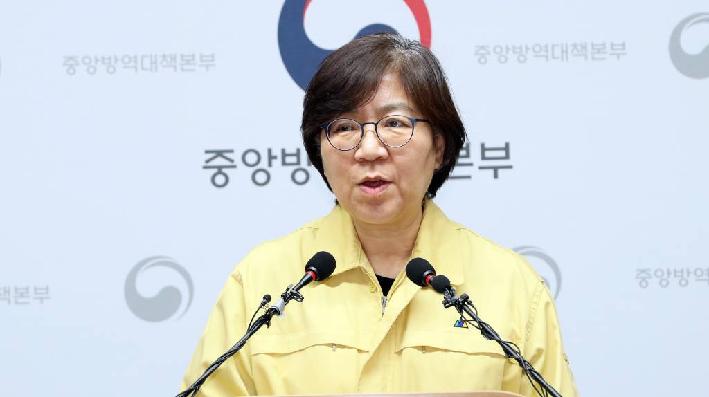 [청주=뉴시스]강종민 기자 = 정은경 중앙방역대책본부장(질병관리본부장)이 11일 오후 충북 청주 질병관리본부에서 신종 코로나바이러스 감염증(우한 폐렴) 국내 발생 현황에 대해 브리핑하고 있다. 2020.02.11.   ppkjm@newsis.com