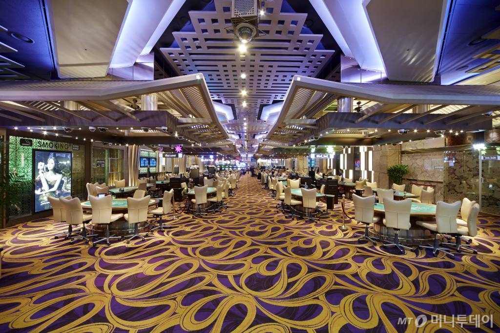 세븐럭 카지노 강남 코엑스점 2층 홀 / 사진제공=GKL