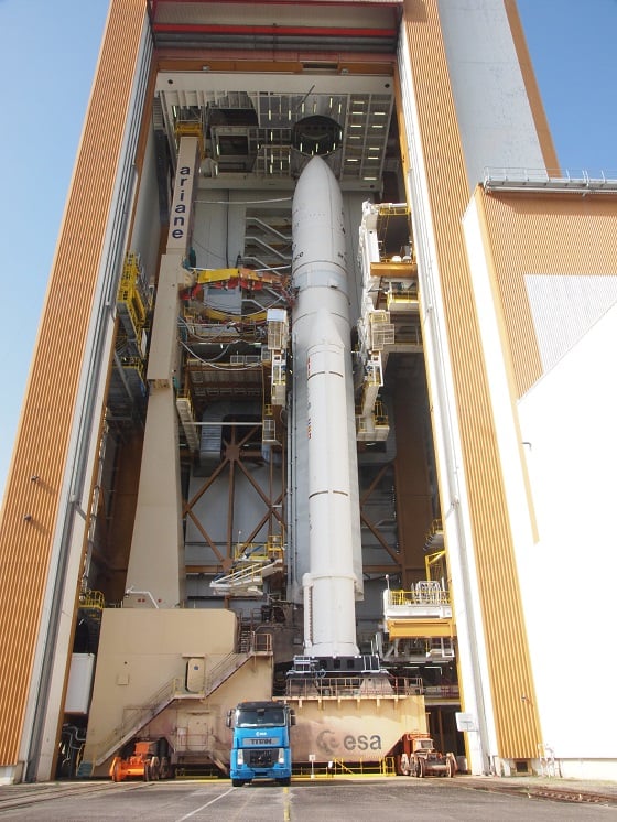 아리안발사체에 실려 이동을 대기중인 천리안위성 2B호/사진=과학기술정보통신부 기아나 공동취재단