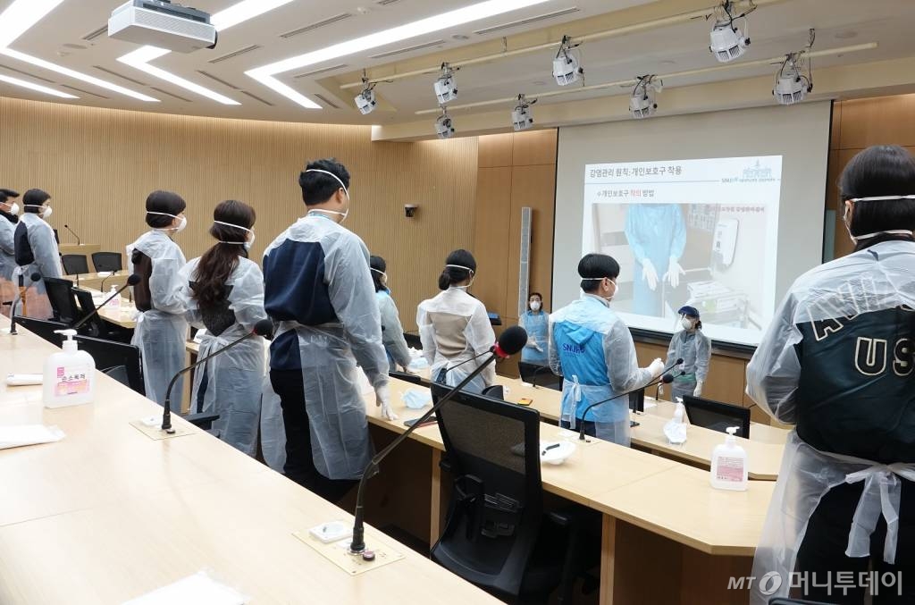 서울대병원은 3월 5일부터 대구.경북 코로나19 경증환자를 위한 생활치료센터의 첫 진료를 시작했다. / 사진제공=서울대병원