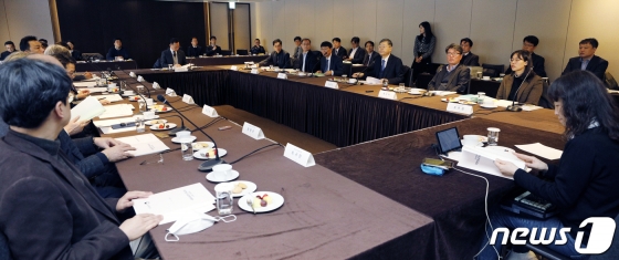 (서울=뉴스1) 안은나 기자 = 조흥식 국민연금기금운용위원회 부위원장(한국보건사회연구원장)이 17일 오전 서울 중구 플라자호텔에서 열린 2020년도 제2차 국민연금기금운용위원회에서 모두발언을 하고 있다. 2020.2.17/뉴스1 <저작권자 ⓒ 뉴스1코리아, 무단전재 및 재배포 금지>