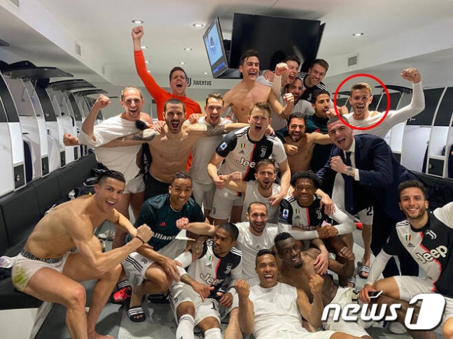 유벤투스는 11일(현지시간) 공식 홈페이지를 통해 루가니가 코로나19 검사에서 양성 반응을 보였다고 밝혔다./사진=뉴스1