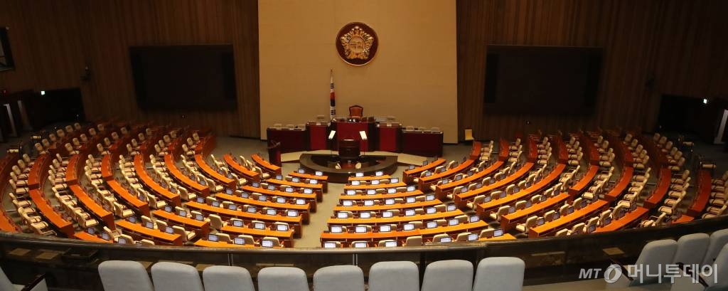 박근혜 전 대통령이 헌법재판소 탄핵심판에서 파면 선고를 받은 지 2년이 되는 날인 지난해 3월10일 오후 박근혜 대통령 무죄 석방 1천만 국민운동본부가 서울역 광장에서 박 전 대통령 석방을 요구하는 집회를 하고 있다. / 사진=홍봉진 기자 honggga@