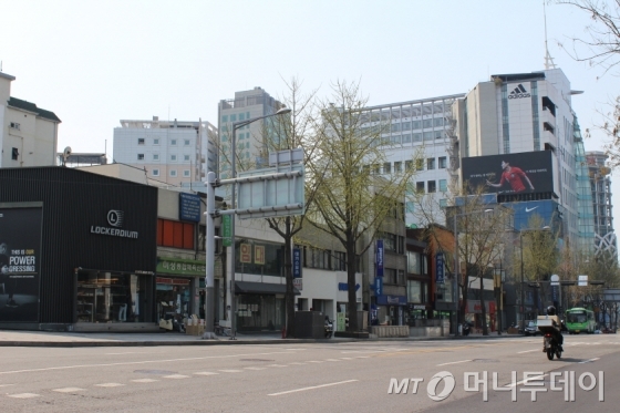 서울 중구에 위치한 스포츠용품 업체 전경./사진=이재윤 기자