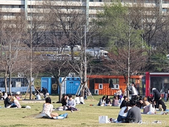 3일 오후 3시쯤 찾은 반포시민한강공원. /사진=정경훈 기자