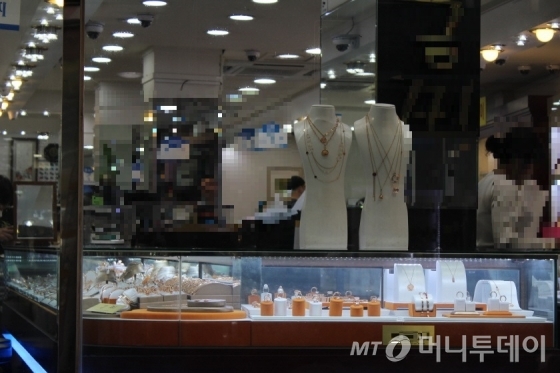 서울 종로 귀금속 시장 내 소매업체 전경./사진=이재윤 기자