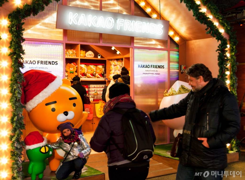 카카오프렌즈 영국 런던 하이드파크 윈터 원더랜드 팝업스토어 전경/사진=카카오IX
