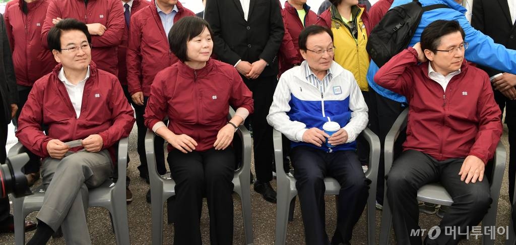 자유한국당 황교안 대표, 더불어민주당 이해찬 대표, 정의당 이정미 대표, 민주평화당 정동영 대표가 1일 오전 서울 영등포구 여의도공원에서 열린 한국노총 노동절 마라톤대회에 참석하고 있다./2019.04.30./이재문기자 / 사진=김창현 기자 chmt@