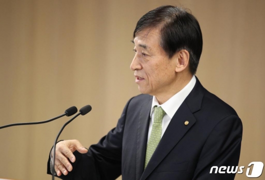 (서울=뉴스1) = 이주열 한국은행 총재가 9일 서울 중구 한국은행에서 열린 통화정책방향 기자간담회에서 발언하고 있다. 이 총재는 이날 국고채는 수급 안정, 시장안정을 위해 필요하면 적극적으로 매입할 계획이라고 말했다. (한국은행 제공) 2020.4.9/뉴스1
