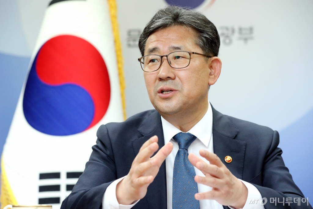 박양우 문화체육관광부 장관은 "국내 경쟁력있는 문화 콘텐츠를 순수예술까지 포함해 세계 시장 진출에 보탬이 되도록 하겠다"며 "비대면 시대에 걸맞은 온라인 콘텐츠 개발에도 주력하겠다"고 말했다. /사진=이기범 기자