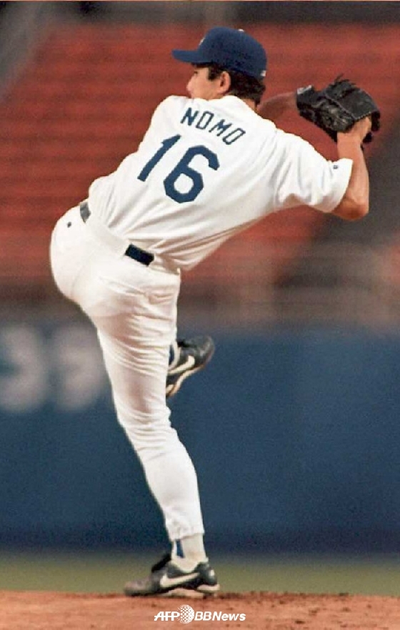 노모 히데오의 역동적인 투구 폼. /AFPBBNews=뉴스1