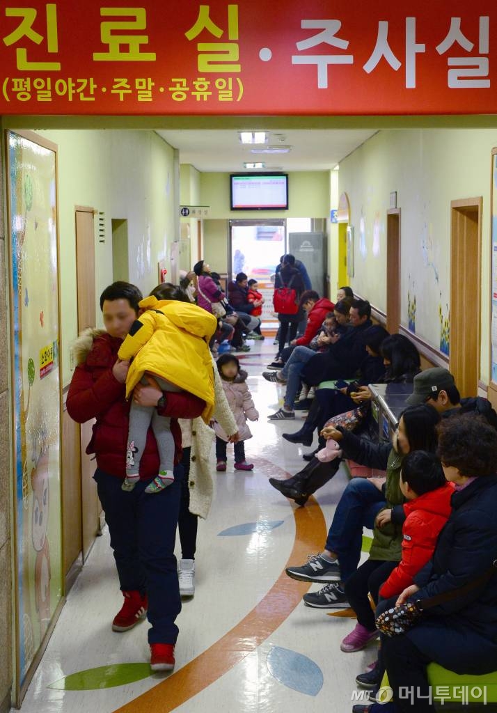 독감예방접종을 맞는 시민들. /사진=뉴시스