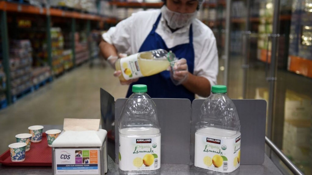 리차드 갈란티 코스트코 최고재무책임자(CFO)가 지난달 "이달 중순부터 이전과는 다른 형태의 시식 코너를 다시 시작한다"는 계획을 밝혔지만 국내 코스트코는 아직 구체적 계획이 없는 상태다. /사진 출처=미국 폭스뉴스