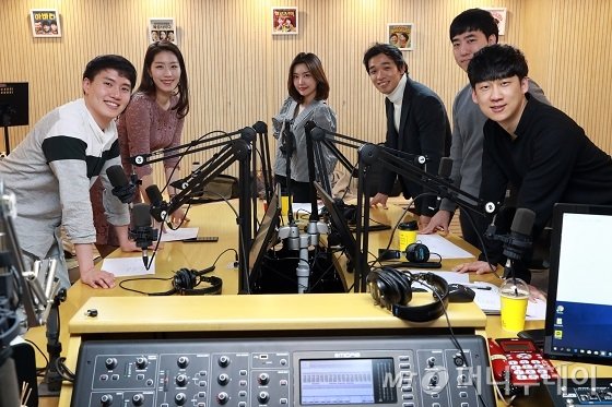 팟빵 스튜디오에서 과장창을 녹음하는 모습/사진=임성균 기자