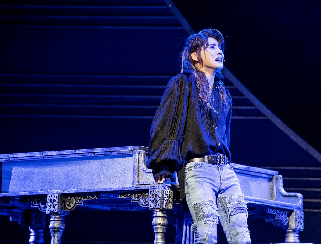 '2020 모차르트!' 중 아버지의 죽음. /사진제공=EMK뮤지컬컴퍼니