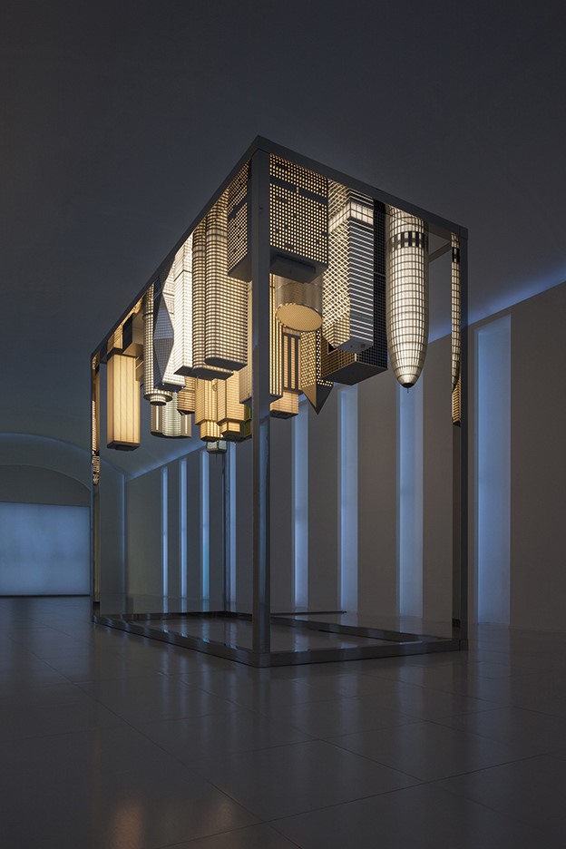 파라다이스 시티가  오는 10월4일까지 예술전시공간 '파라다이스 아트 스페이스'에서 'OH! MY CITY전'을 개최한다. 사진은 호텔 내 설치된 엘름그린&드라그셋의 설치조형작품. /사진=파라다이스 시티