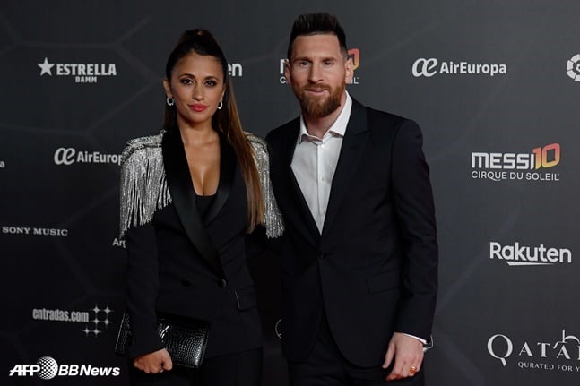 리오넬 메시(오른쪽)와 아내 안토넬라 로쿠조. /AFPBBNews=뉴스1
