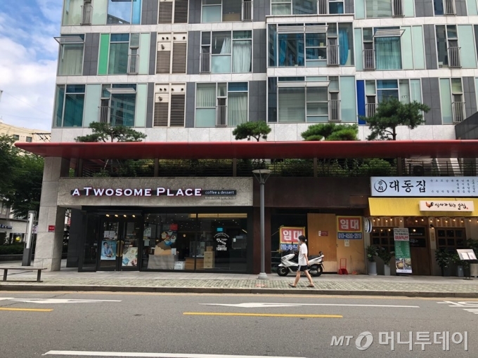 서울 서초구 방배 카페골목 입구./사진=이재윤 기자