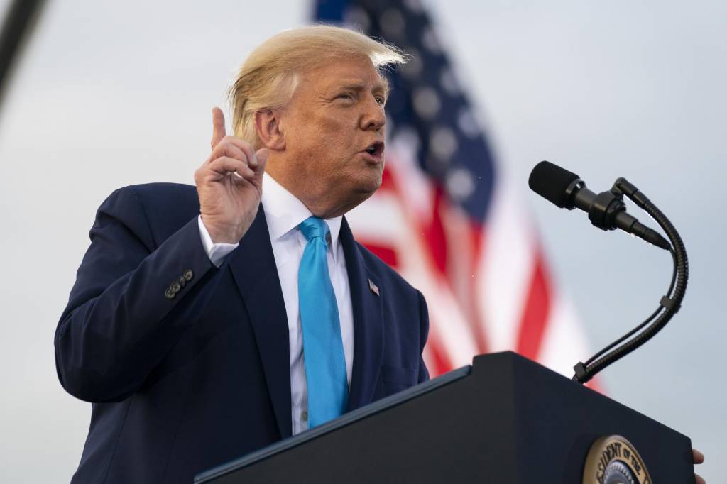 도널드 트럼프 미국 대통령이 3일(현지시간) 미 펜실베이니아주 러트로브의 아놀드 파머 공항에서 선거유세를 하고 있다. /사진=뉴시스