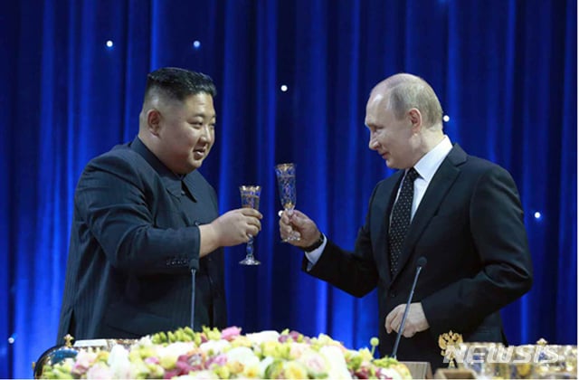 【서울=뉴시스】김정은 북한 국무위원장과 블라디미르 푸틴 러시아 대통령. 2019.04.26. (출처=노동신문)  photo@newsis.com