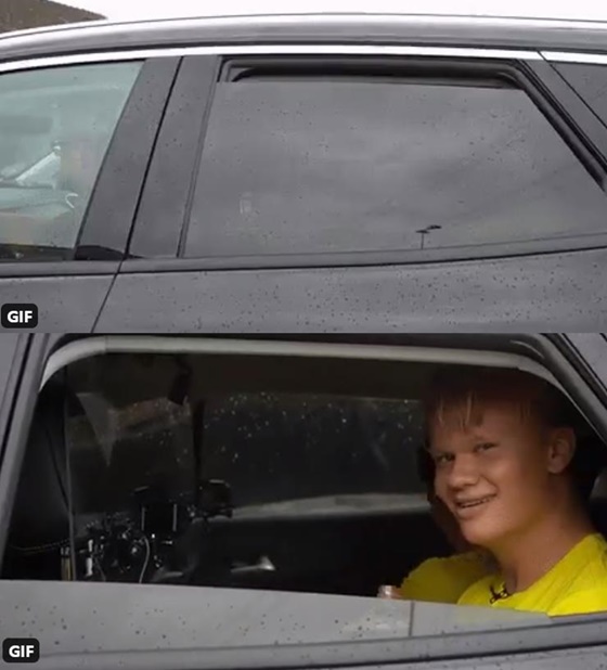 미소를 보내는 엘링 홀란드. 사진=도르트문트 공식 트위터 캡처