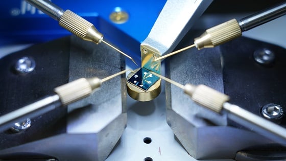 전자석 기반 물성측정장비를 활용한 물성측정 모습/사진=KBSI