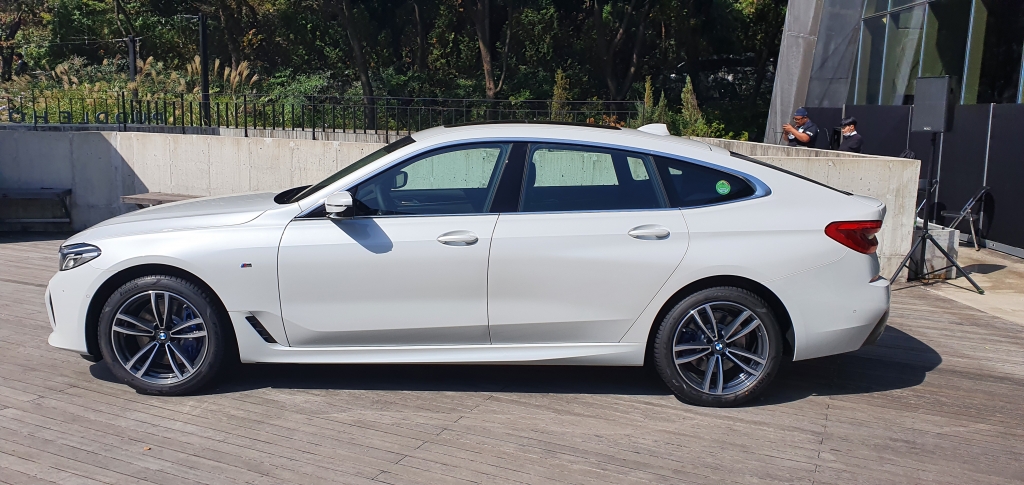 BMW 뉴 5시리즈 측면