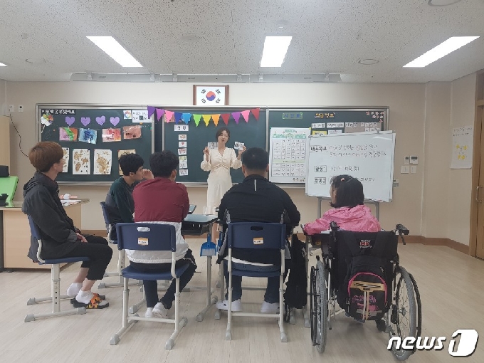 수업을 경청하는 학생들 /© 뉴스1