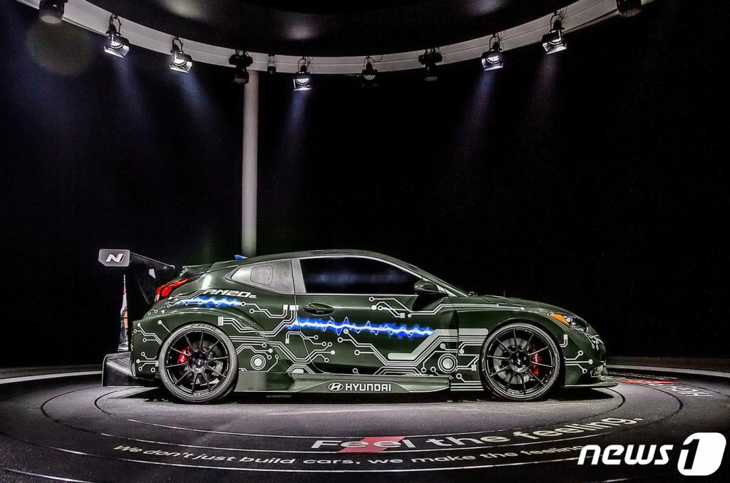 (서울=뉴스1) = 현대자동차는 26일(현지시간) 중국 ‘베이징국제전시센터(CIEC)’에서 열린 ‘2020 제16회 베이징 국제 모터쇼(The 16th Beijing International Automotive Exhibition)’에 참가해 중국 전용 기술브랜드 ‘H SMART+’의 본격적인 행보를 시작한다고 밝혔다. 사진은 세계 최초로 공개한 고성능 전기차 RM20e. (현대자동차 제공) 2020.9.27/뉴스1