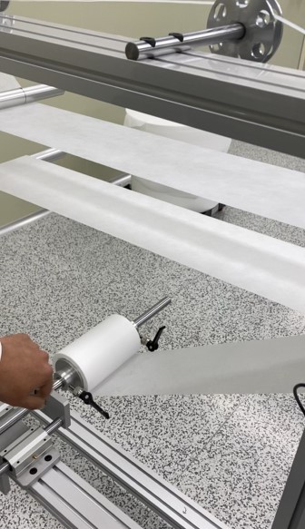 겉감과 필터, 안감이 만나 마스크 하나가 완성된다./사진=남형도 기자