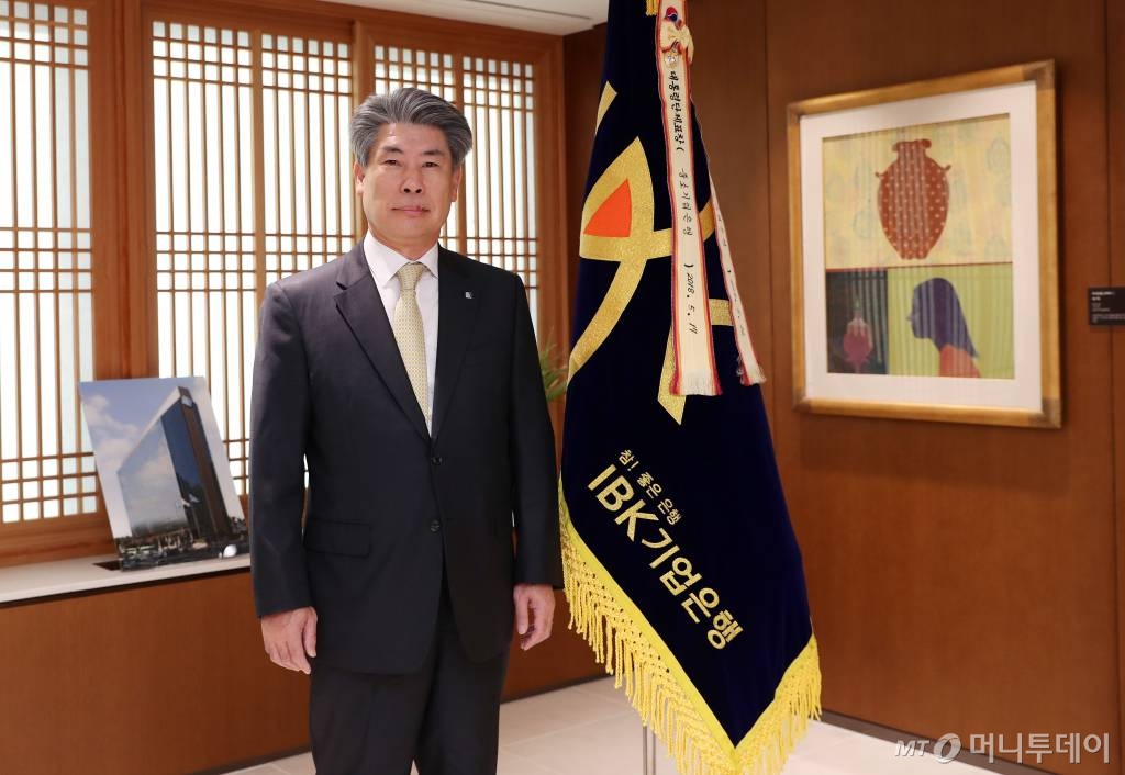 윤종원 기업은행장 인터뷰 / 사진=김휘선 기자 hwijpg@