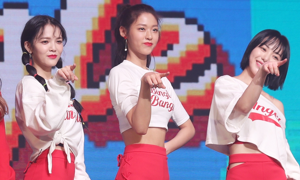 지민, 설현, 민아가 함께 AOA 활동을 하던 당시 모습./사진=김휘선 기자