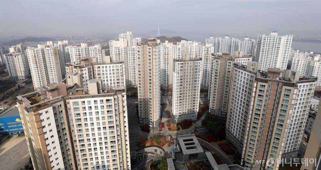 [김포=뉴시스]이윤청 기자 = 경기도 김포의 아파트 단지 모습. 2020.11.17.   radiohead@newsis.com