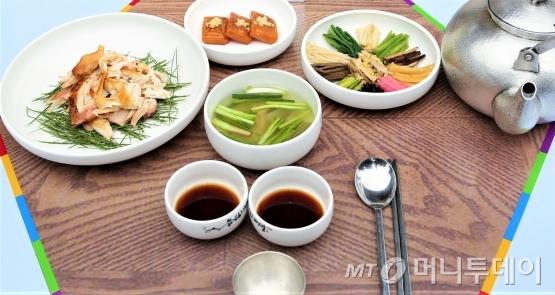 음식디미방에 소개된 '양반가 주안상'./사진제공=영양군