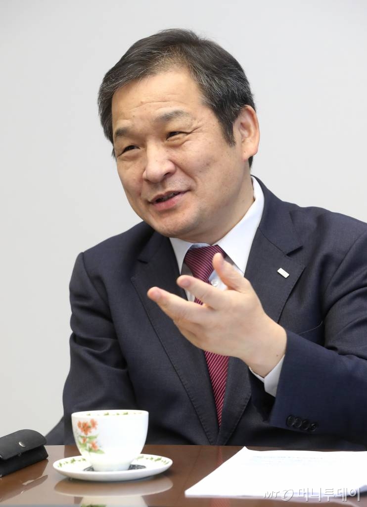 30일 오전 한국정보화진흥원 문용식 원장 인터뷰 / 사진=홍봉진기자 honggga@