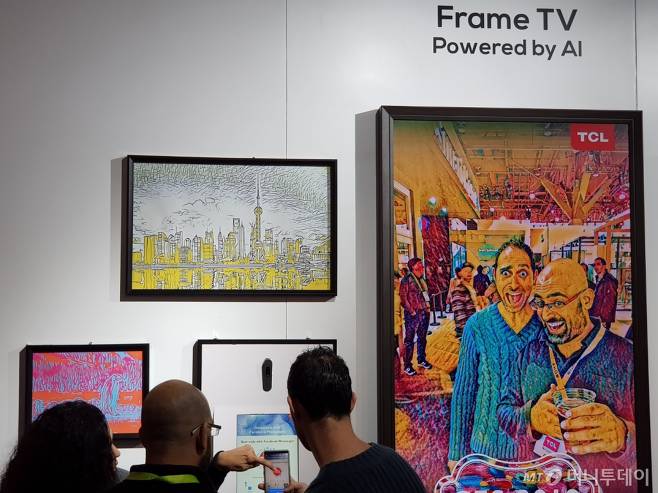 2019년 미국 라스베이거스에서 열린 'CES 2019에서 삼성전자 '프레임 TV'와 똑같은 컨셉의 전시관을 운영한 중국 TCL/사진=이정혁 기자